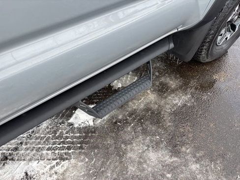 Used 2020 Toyota Tacoma TRD Off-Road image 40