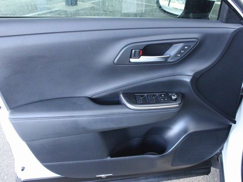 Used 2023 Toyota Crown Limited image 21