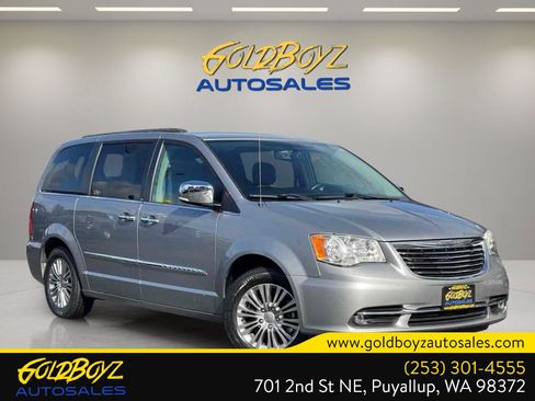 Used 2013 Chrysler Town & Country Touring-L w/ Driver Convenience Group image 1