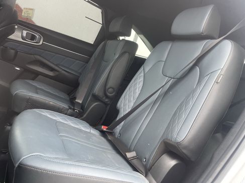 Certified 2025 Kia Sorento SX Prestige image 13