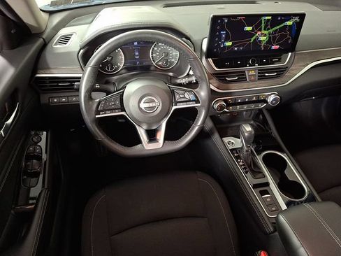 Used 2023 Nissan Altima 2.5 SV w/ SV Premium Package AWD/4WD image 2