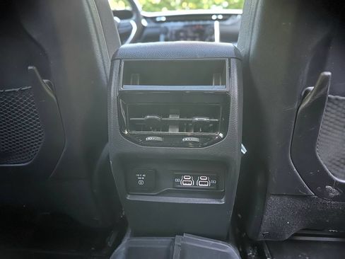 Used 2024 Jeep Grand Cherokee Altitude AWD/4WD image 22