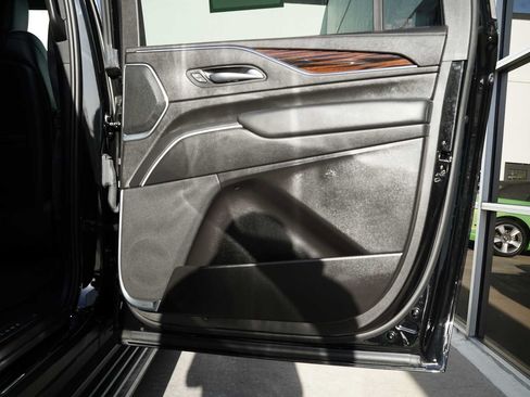 Used 2023 Cadillac Escalade ESV Premium Luxury w/ Performance Package AWD/4WD image 48