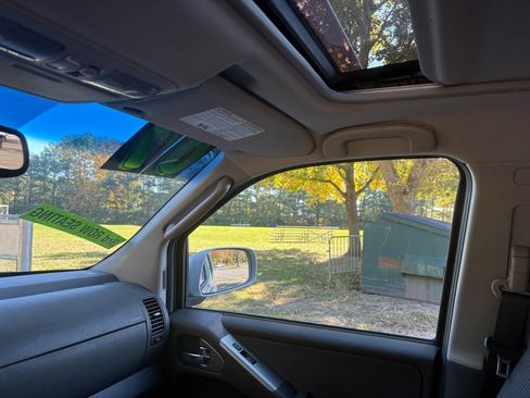 Used 2007 Nissan Pathfinder SE w/ SE Premium Pkg image 17