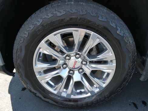 Certified 2025 GMC Sierra 1500 Denali w/ Technology Package AWD/4WD image 11