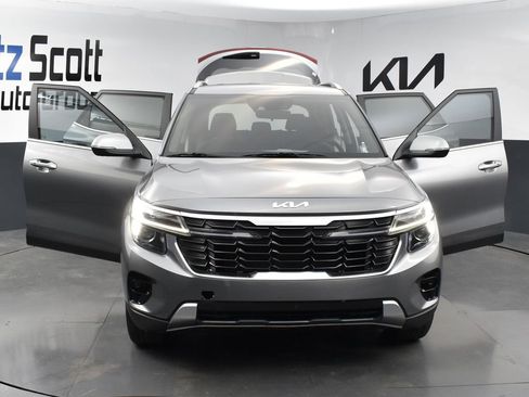 Used 2024 Kia Seltos EX FWD image 25