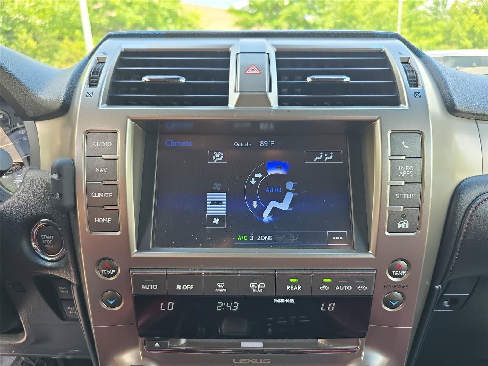 Used 2021 Lexus GX 460 Luxury w/ Accessory Package AWD/4WD image 26