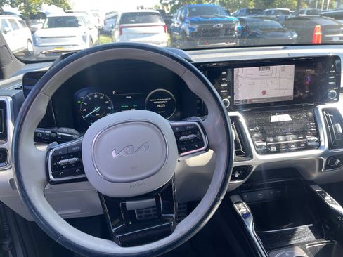 Used 2022 Kia Sorento SX Prestige w/ Panoramic Sunroof Package AWD/4WD image 7