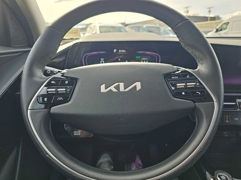 Used 2023 Kia Niro FWD image 25