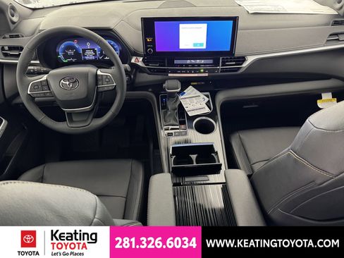 New 2026 Toyota Sienna XLE Woodland Edition AWD/4WD image 7