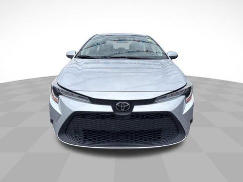 Used 2021 Toyota Corolla LE FWD image 2
