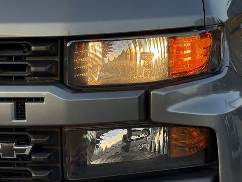 Used 2021 Chevrolet Silverado 1500 Custom image 22