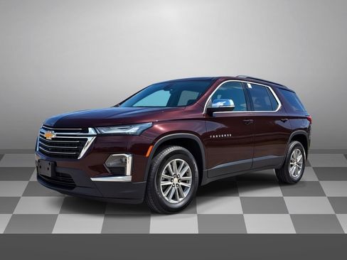 Certified 2023 Chevrolet Traverse LT FWD image 3