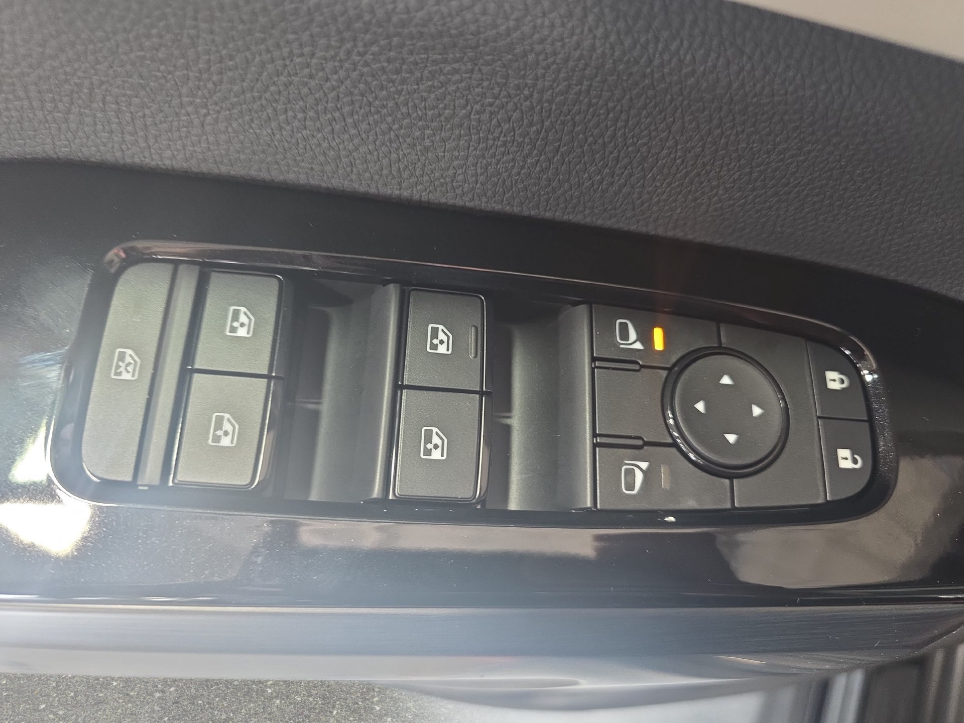 New 2026 Nissan Pathfinder SL FWD image 27