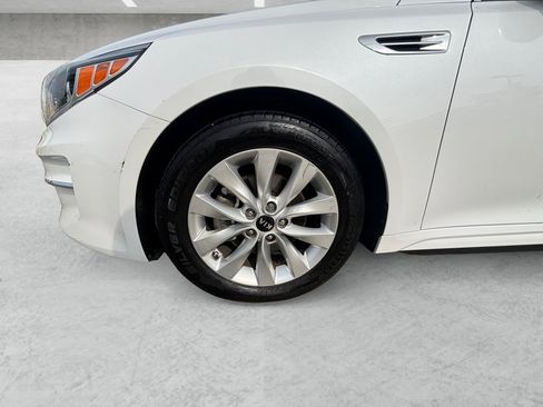 Used 2018 Kia Optima EX image 25