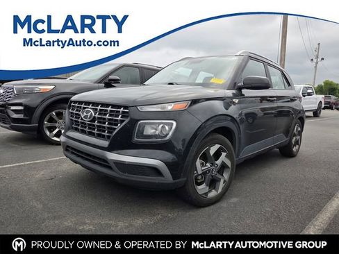 Used 2022 Hyundai Venue SEL FWD image 1