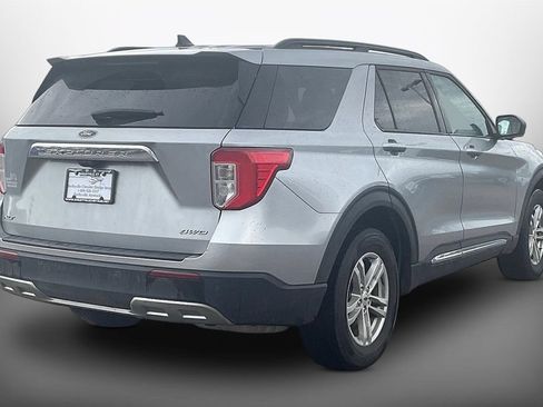 Used 2024 Ford Explorer XLT w/ Equipment Group 202A AWD/4WD image 6