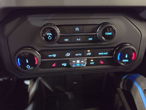 Used 2022 Ford Bronco Black Diamond AWD/4WD image 16