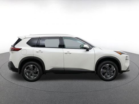 Used 2025 Nissan Rogue SV AWD/4WD image 10