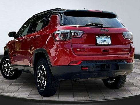 Used 2025 Jeep Compass Trailhawk w/ Trailer Tow Group AWD/4WD image 4