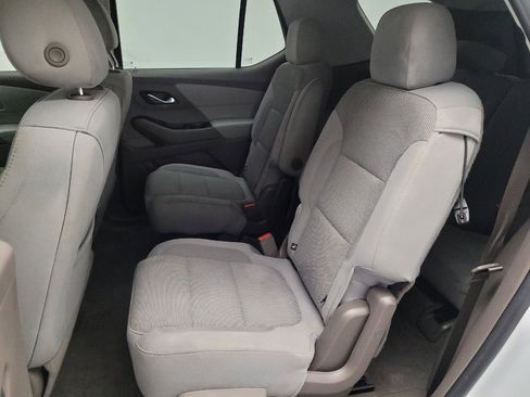 Used 2019 Chevrolet Traverse LT image 18
