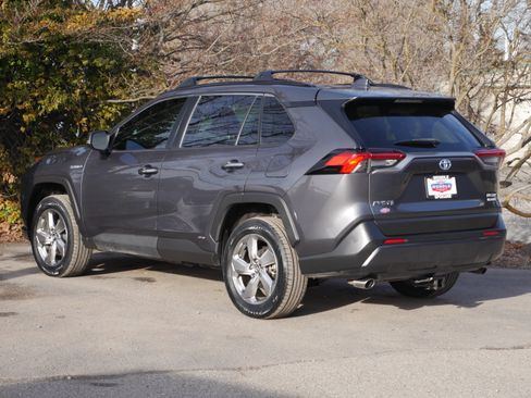 Used 2020 Toyota RAV4 Limited image 19