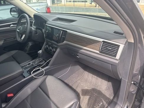 Used 2023 Volkswagen Atlas SE w/ Panoramic Sunroof Package FWD image 21