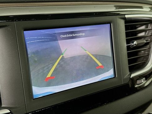 Used 2023 Chrysler Voyager LX FWD image 14