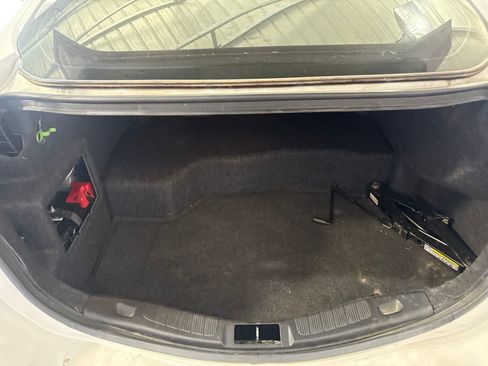 Used 2018 Ford Fusion SE FWD image 12