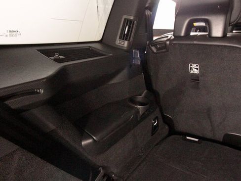 Used 2022 Volvo XC90 T6 Momentum w/ Advanced Package image 16