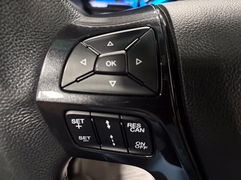 Used 2018 Ford Explorer XLT w/ Equipment Group 202A AWD/4WD image 18