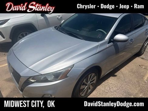 Used 2020 Nissan Altima 2.5 S FWD image 1