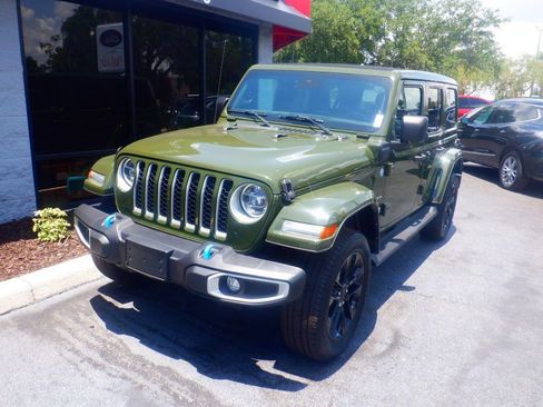 Used 2022 Jeep Wrangler Unlimited Sahara w/ Cold Weather Group AWD/4WD image 1