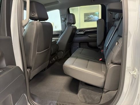 Used 2024 GMC Sierra 2500 SLT image 18