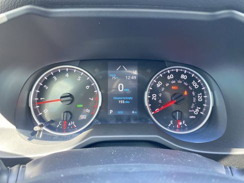 Used 2021 Toyota RAV4 XLE w/ Convenience Package FWD image 21