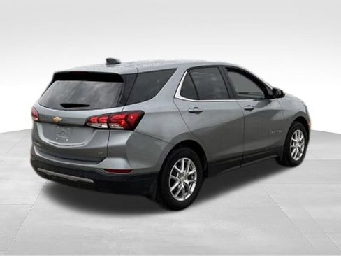 Used 2024 Chevrolet Equinox LT FWD image 2