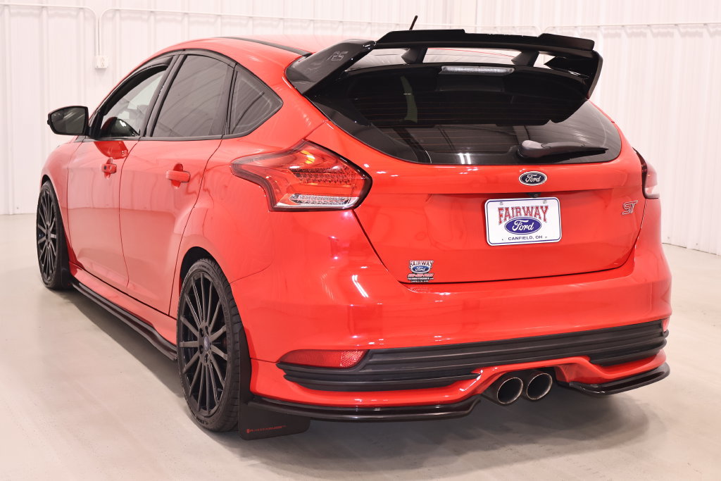 Used 2015 Ford Focus ST w/ Equipment Group 401A FWD image 4