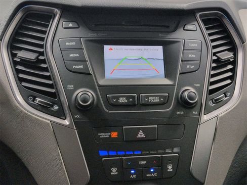 Used 2015 Hyundai Santa Fe GLS image 29