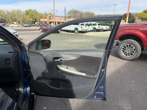 Used 2013 Toyota Corolla S image 22