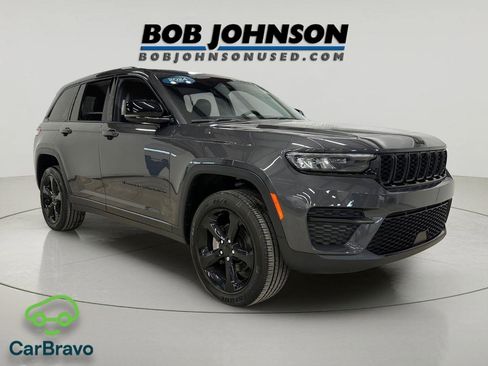 Used 2024 Jeep Grand Cherokee Altitude AWD/4WD image 1