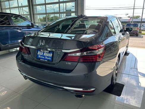 Used 2017 Honda Accord EX-L image 8