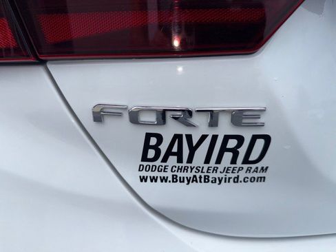 Used 2021 Kia Forte LXS FWD image 11