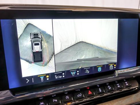 Certified 2022 Chevrolet Silverado 1500 ZR2 w/ Technology Package AWD/4WD image 25