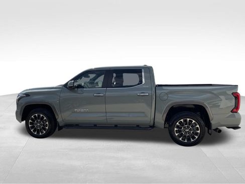Used 2025 Toyota Tundra Limited AWD/4WD image 5
