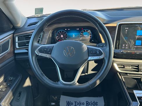 Used 2024 Volkswagen Atlas SE image 12