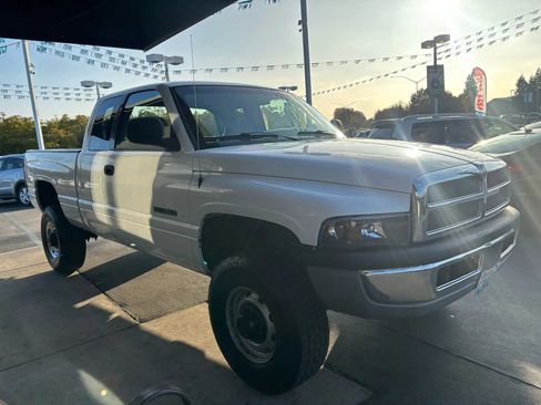 Used 2001 Dodge Ram 2500 Truck 4x4 Quad Cab image 2