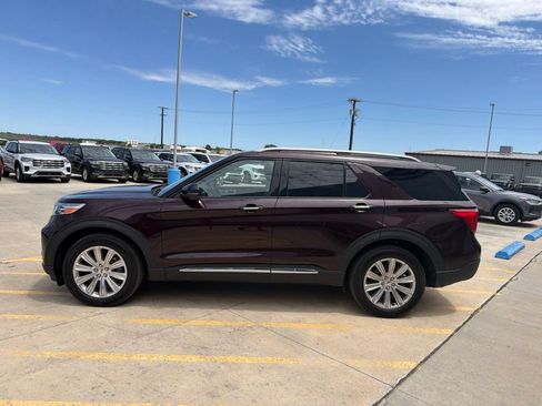 Used 2023 Ford Explorer Limited w/ Equipment Group 301A AWD/4WD image 4