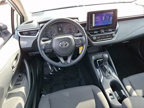 Used 2025 Toyota Corolla LE image 5