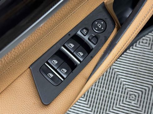 Used 2023 BMW 530i xDrive 530i xDrive w/ Convenience Package image 18