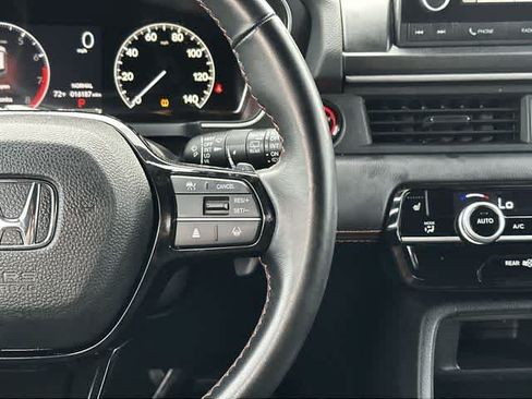 Used 2023 Honda Pilot Sport image 9